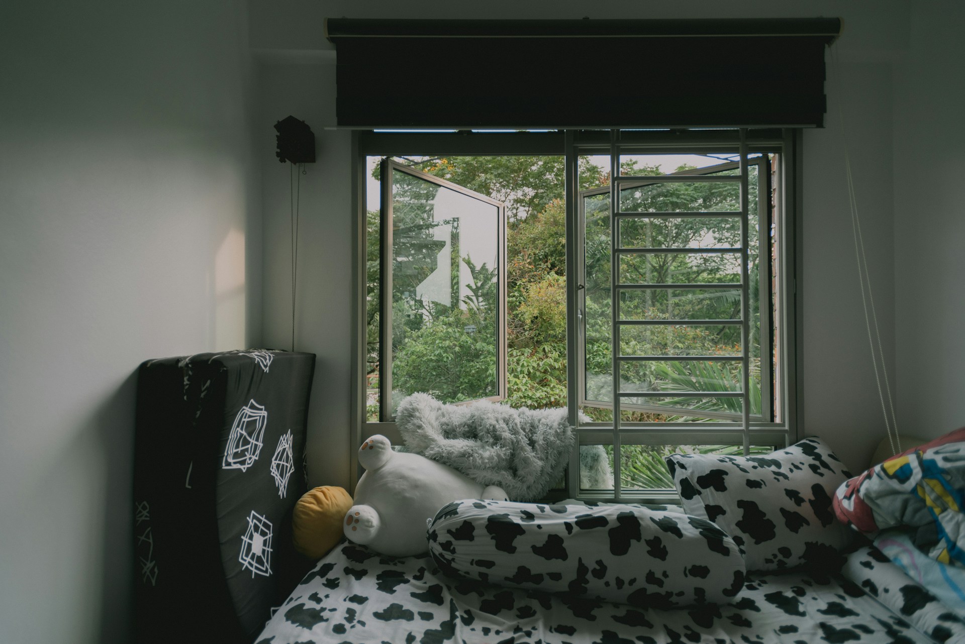 Will a Blackout Roller Shade Help With Light Sleepers?