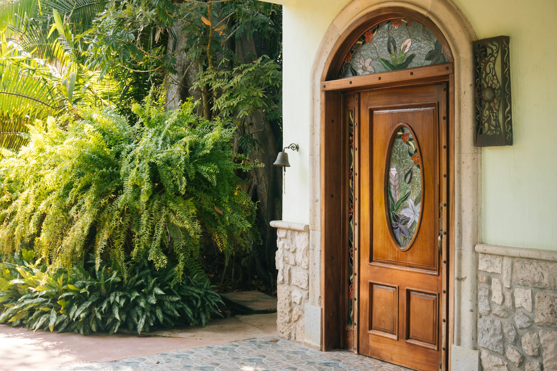 Do Exterior Doors in New Jersey Stand Up to March Weather?