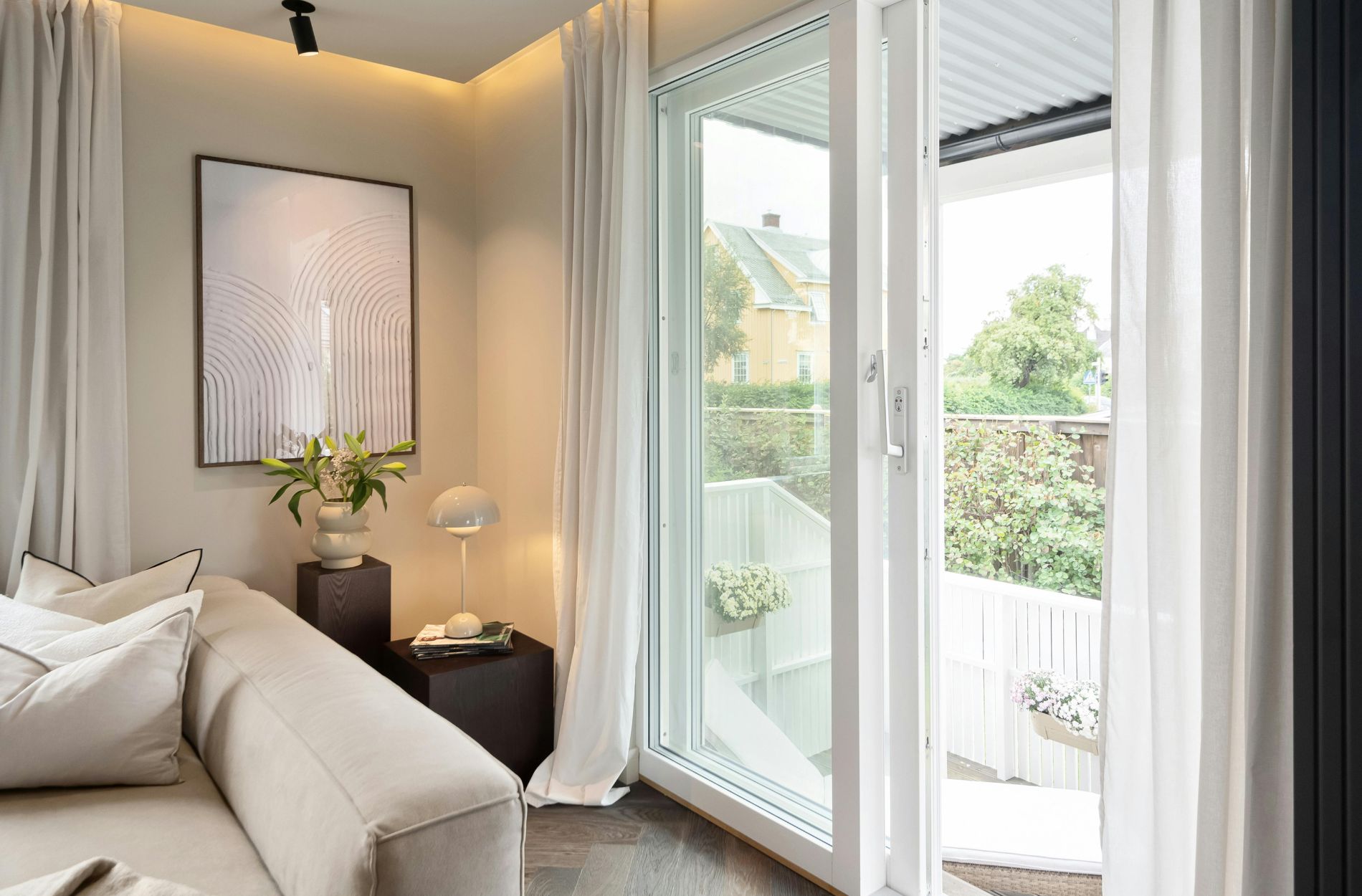 sliding door